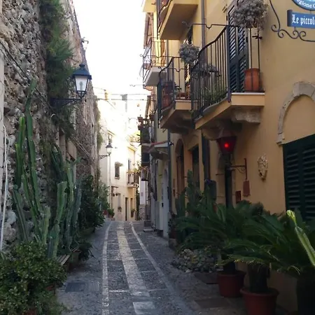 Spendido - Chianalea Di Bagnato Dal Mare Scilla